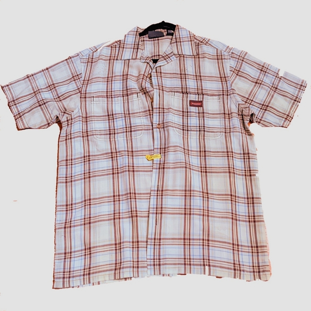 Dickies short sleeve plaid button down shirt. Men's medium (38-40).